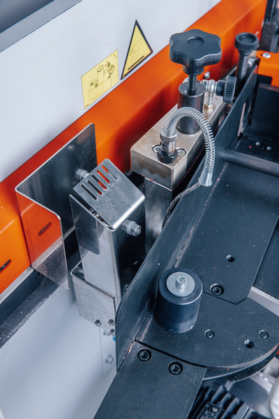 Инфракрасная лампа для подогрева торца детали